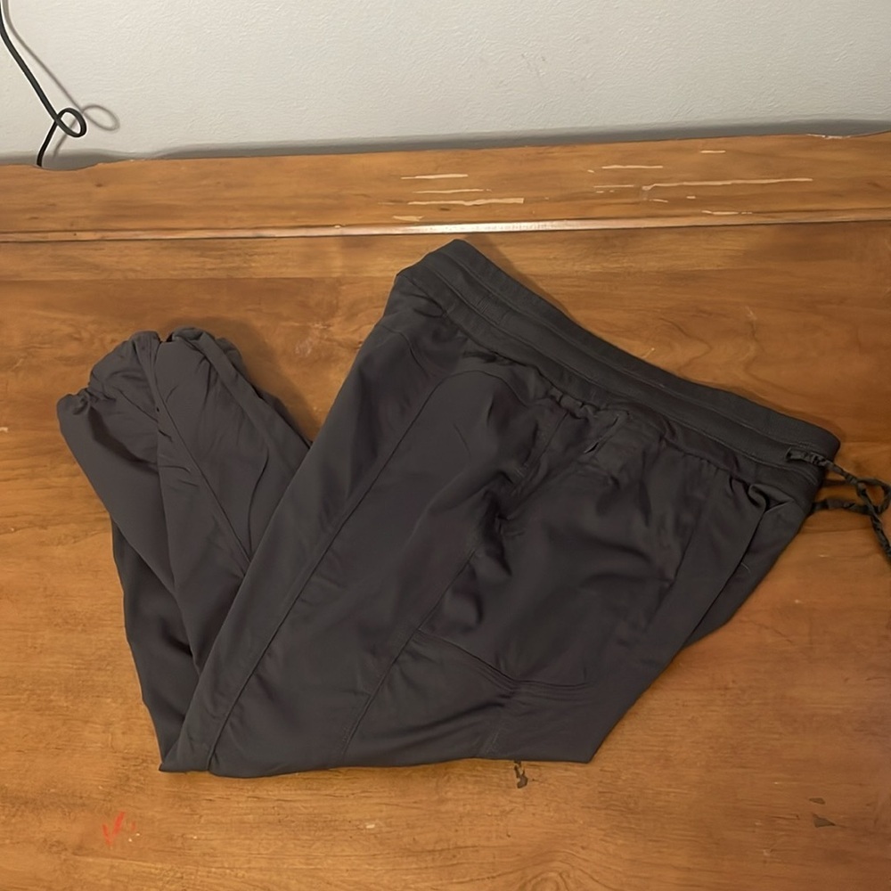The North Face Nylon Capris Size Medium - Picture 11 of 14